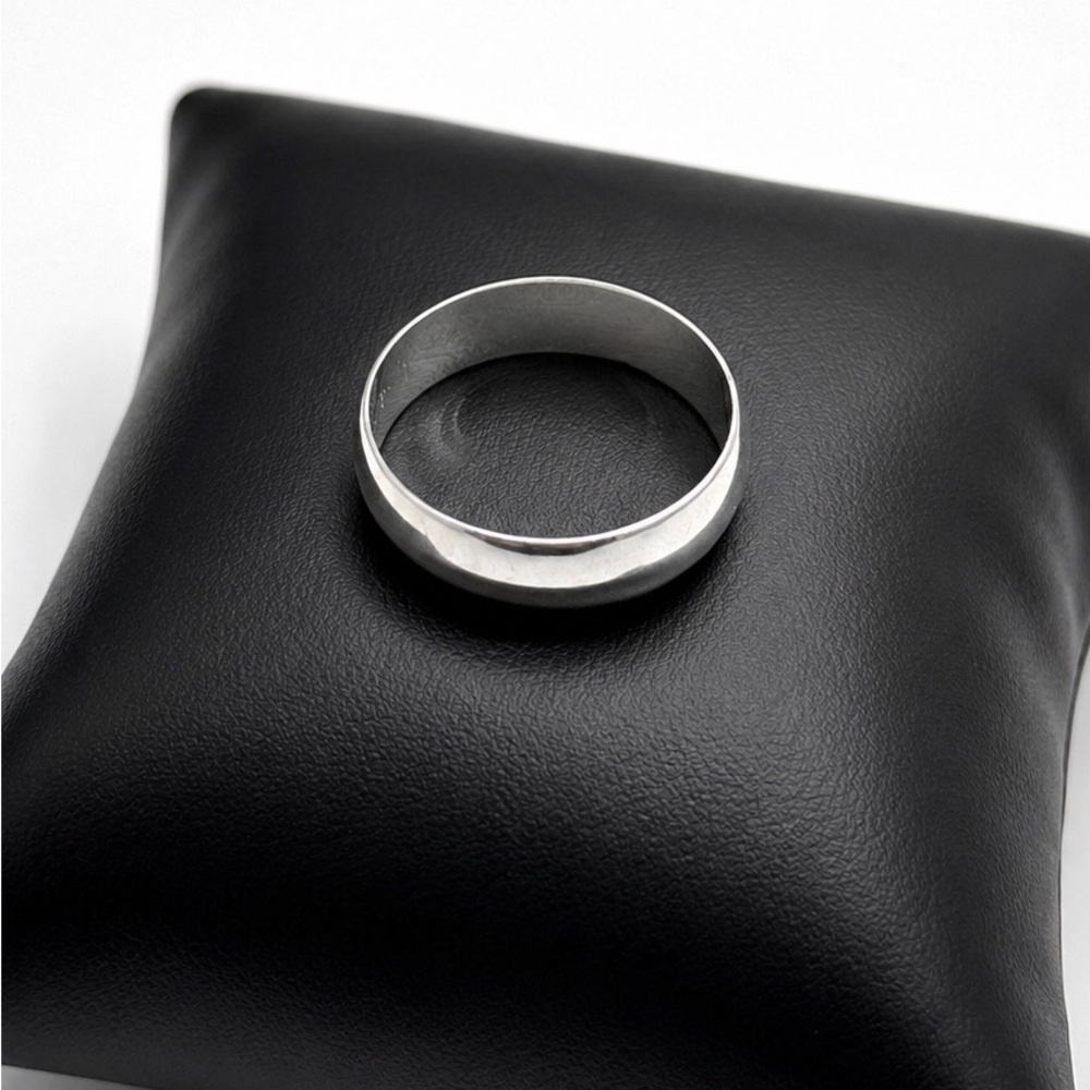 925 Sterling Silver Classic Men's Band - Silver Size 6,7 or 8